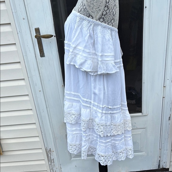 Anthropologie/MUCHE ET MUNCHETTE LADIES White Ruffled Tiered Off-Shoulder Dress - Picture 10 of 12